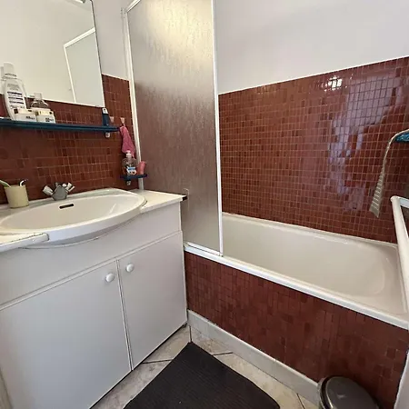 Apartment Bord De Avec Parking - - Fr-1-224c-347
