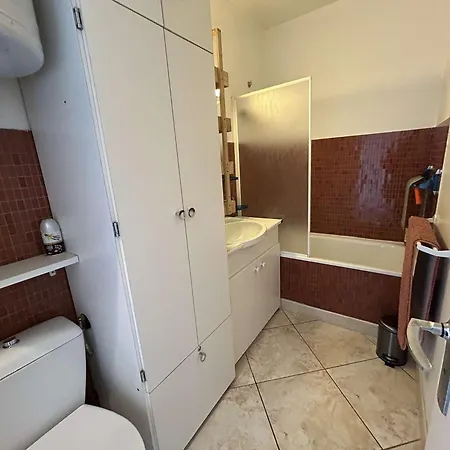Apartment Bord De Avec Parking - - Fr-1-224c-347