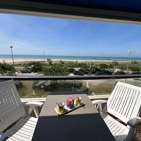 Apartment Bord De Avec Parking - - Fr-1-224c-347